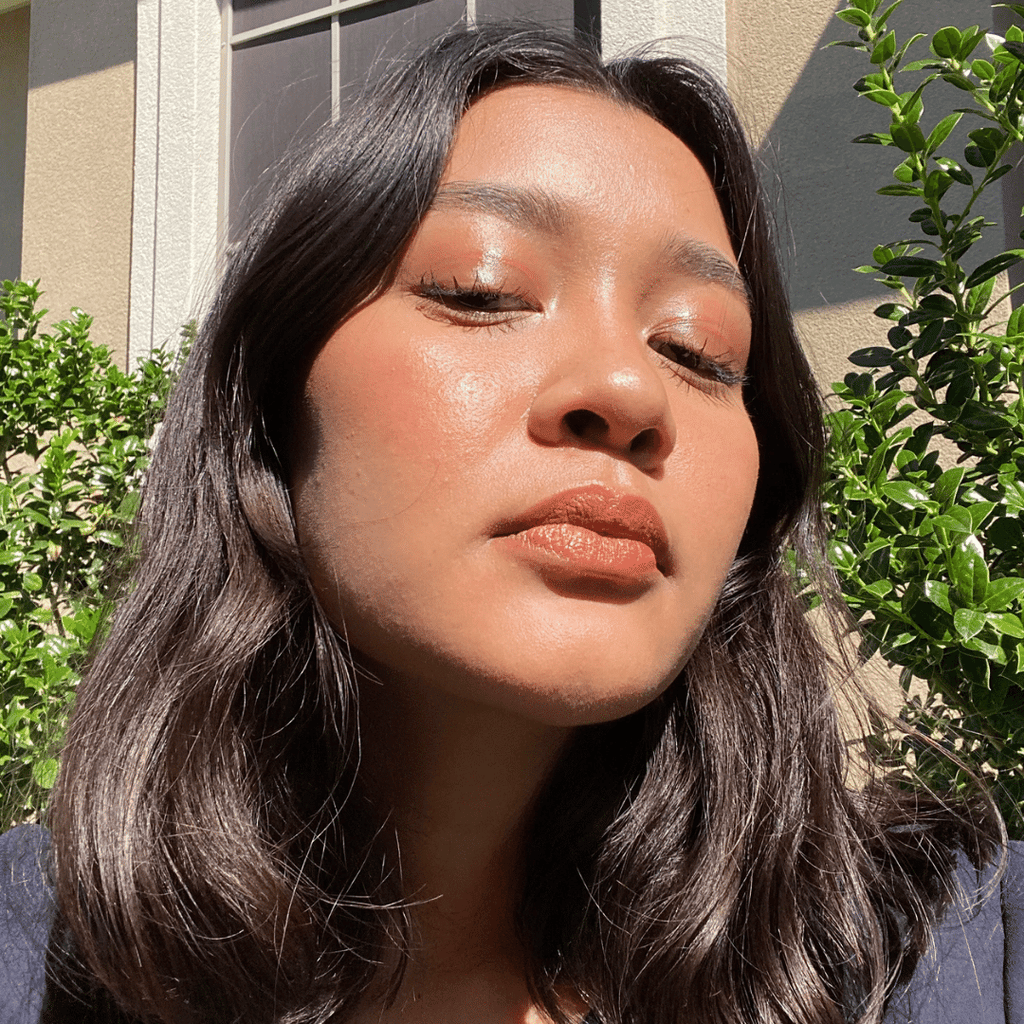 Cinnamon + Champagne Lip-to-Lid Balmie on lids and lips